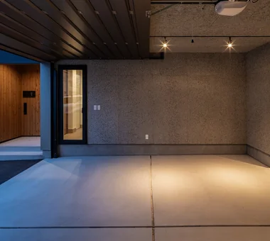 Duet House｜Sustainable Homes｜Custom-built house｜Garage