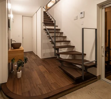 Duet House｜Sustainable Homes｜Custom-built house｜Entrance hall