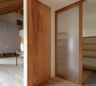 House in Toda｜Garage Houses｜Custom-built house｜Entrance hall