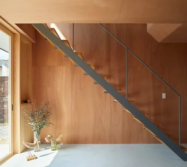 伊萬里之家｜設有工作空間的住宅｜客製化住宅｜樓梯