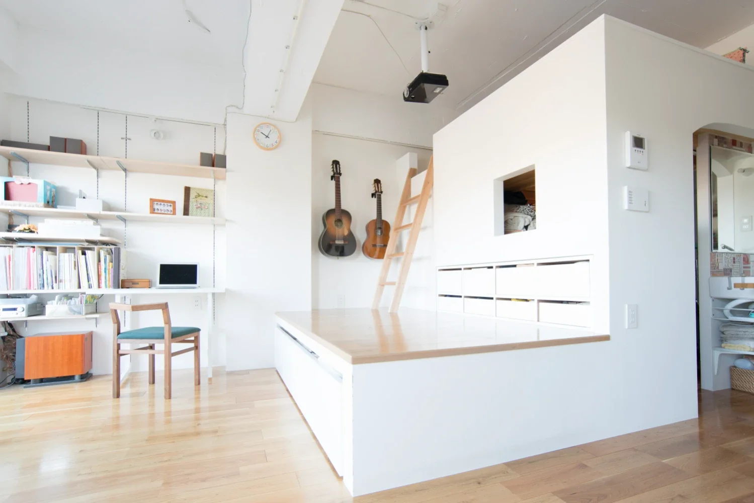 Nezu Flat