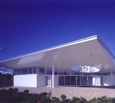 柏の葉公園 庭球場クラブハウス:株式会社 古里設計
