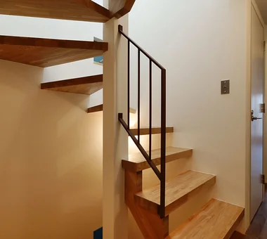 Abeno Residence｜Homes Embracing Natural Light｜Custom-built house｜Stairs