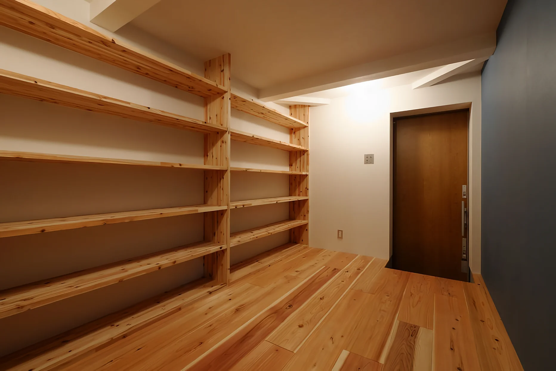 Entry area doubling as a hobby space