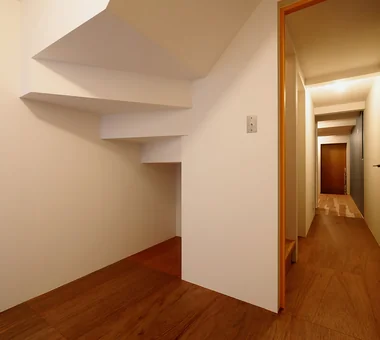 Abeno Residence｜Homes Embracing Natural Light｜Custom-built house｜Corridor
