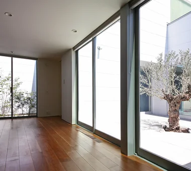 A Courtyard House Cherishing Individual Time with Dogs and Cats｜Homes Featuring Courtyards｜Custom-built house｜Bedroom