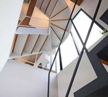 狹長變形地的兩世代庭院住宅｜房屋導覽｜客製化住宅