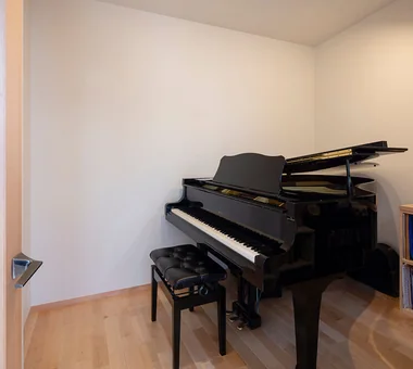 狹長變形地的兩世代庭院住宅｜房屋導覽｜客製化住宅