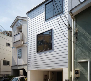 狹長變形地的兩世代庭院住宅｜房屋導覽｜客製化住宅