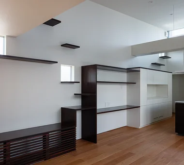 A Courtyard House Cherishing Individual Time with Dogs and Cats｜Homes Featuring Courtyards｜Custom-built house｜LDK