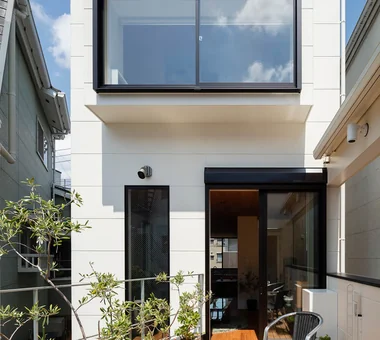 狹長變形地的兩世代庭院住宅｜房屋導覽｜客製化住宅