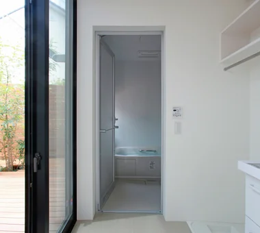 House with a Courtyard for Living with Cats｜Homes Featuring Courtyards｜Custom-built house｜Lavatory