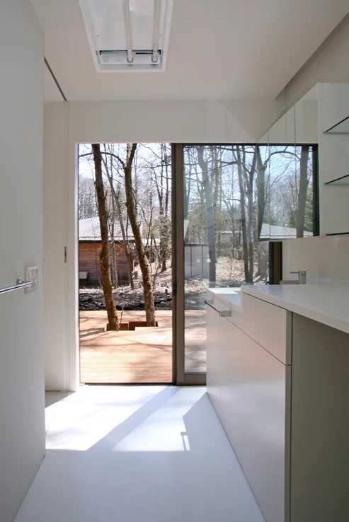Direct step-free access from the wet areas to the deck terrace