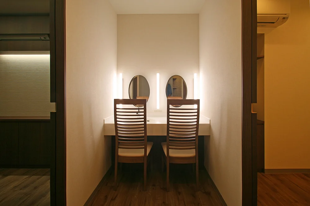 The esthetic side branches from the central powder room into Treatment Rooms 2 and 3