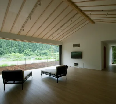 川辺の秘密基地｜景色を望む家｜注文住宅｜リビング