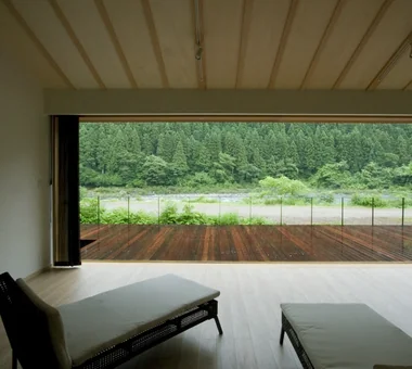 川辺の秘密基地｜景色を望む家｜注文住宅｜リビング