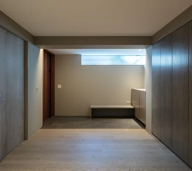 House in Fukushima｜Homes Featuring Dedicated Theater Rooms｜Custom-built house｜Entrance hall