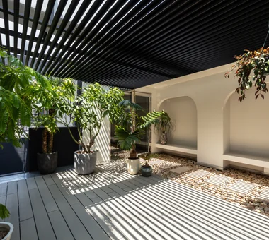 House in Minamimorimachi｜Modern Residences｜Custom-built house｜Terrace