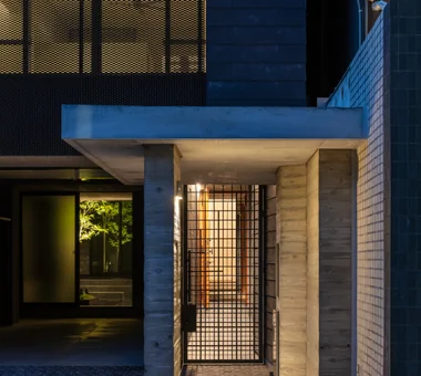 House in Higashitezukayama｜Homes Featuring Courtyards｜Custom-built house｜Approach