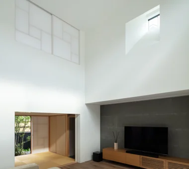 House on Midori Hill｜Homes Featuring Courtyards｜Custom-built house｜Living Room