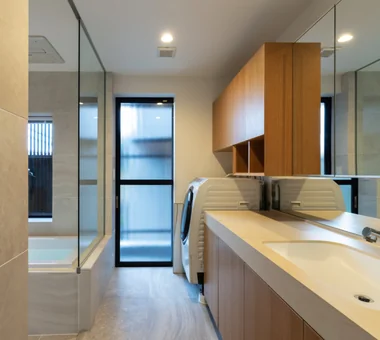 House on Midori Hill｜Homes Featuring Courtyards｜Custom-built house｜Lavatory