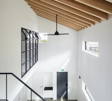 Sunset Wellmina｜A Home for Outdoor Enthusiasts｜Custom-built house｜Atrium