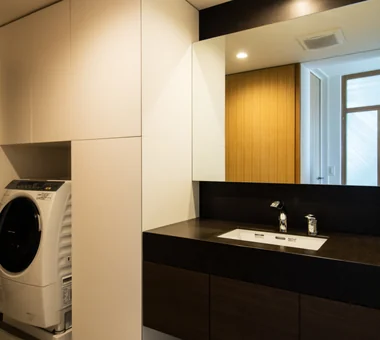 House in Senriyamanishi｜Homes Featuring Courtyards｜Custom-built house｜Lavatory