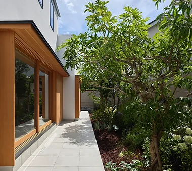 House with Wooden Window Sashes｜Custom Home Examples by Architectural Offices