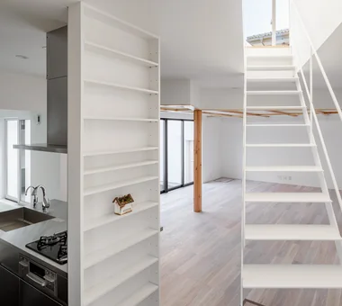 Shift Block｜Homes for Design Enthusiasts｜Custom-built house｜Stairs