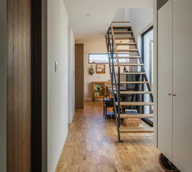 倉庫住宅｜設有中庭的住宅｜房屋導覽｜客製化住宅