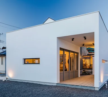 倉庫住宅｜設有中庭的住宅｜房屋導覽｜客製化住宅