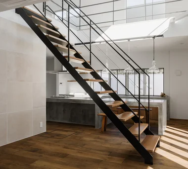 Circle House｜Modern Residences｜Custom-built house｜Stairs
