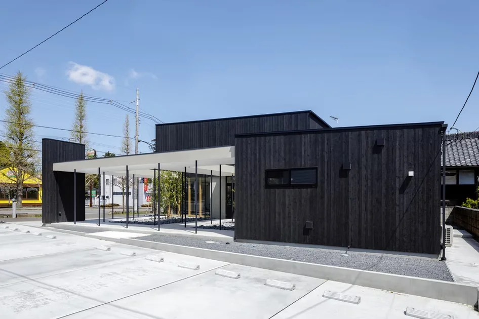 Bambi Pharmacy Higashi Ishikawa Branch