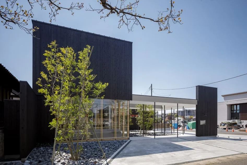 Bambi Pharmacy Higashi Ishikawa Branch