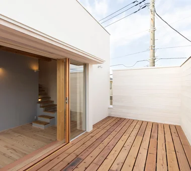 アトリエのあるすまい｜自然光を取り込む家｜注文住宅｜テラス