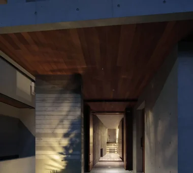 The Sunken Retreat｜混凝土住宅｜客製化住宅｜玄關