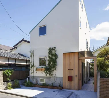 绿色之家｜设有工作室的住宅｜定制住宅｜外立面
