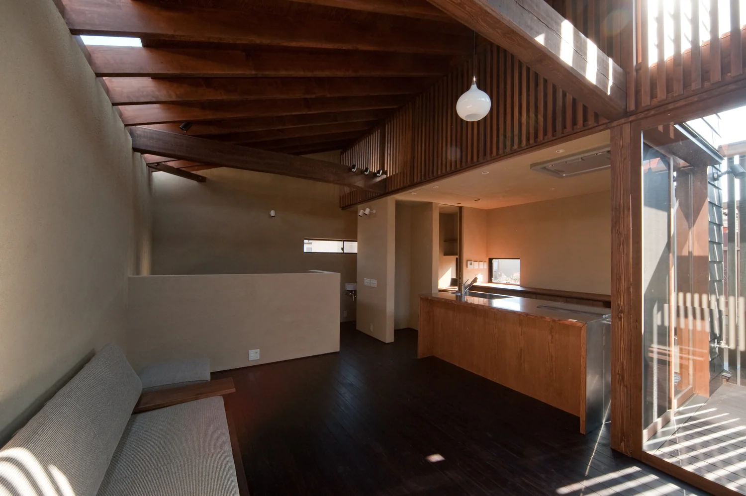 A kitchen crafted collaboratively by the family, blending expertise in machinery manufacturing and furniture craftsmanship.