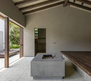Irori Detached Retreat｜Custom-built house｜Living Room