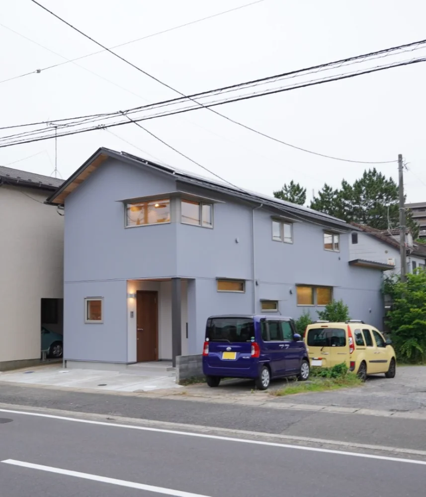 広がりを感じる設え－素材感の引き立つナチュラルモダンな邸宅｜千葉・検見川の住まい