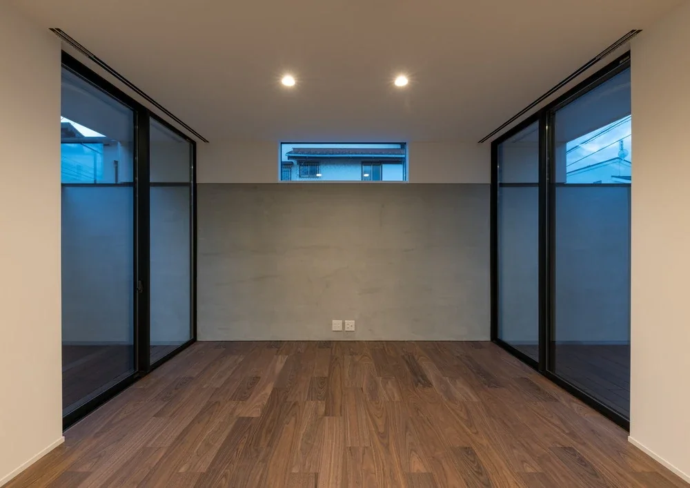 A Courtyard House That Embraces Light
