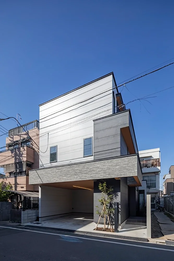 A House with “Ma” Connecting Two Households