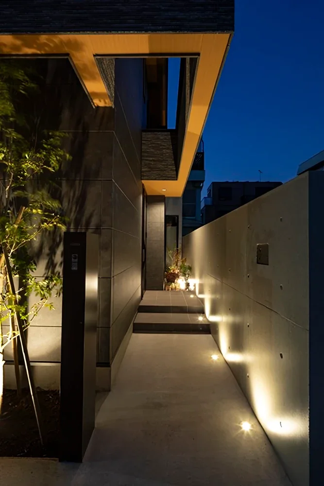 A House with “Ma” Connecting Two Households