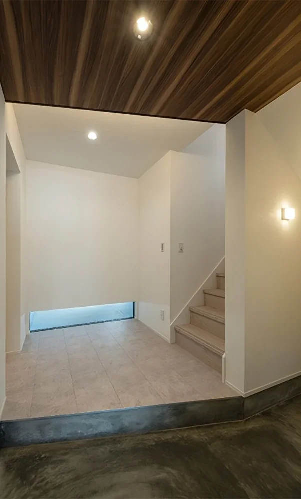 A House Opening Inward to Light and a Terrace