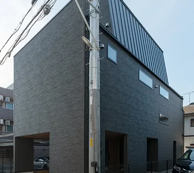向內開展的光與露台之家｜城市住宅｜外觀｜客製化住宅