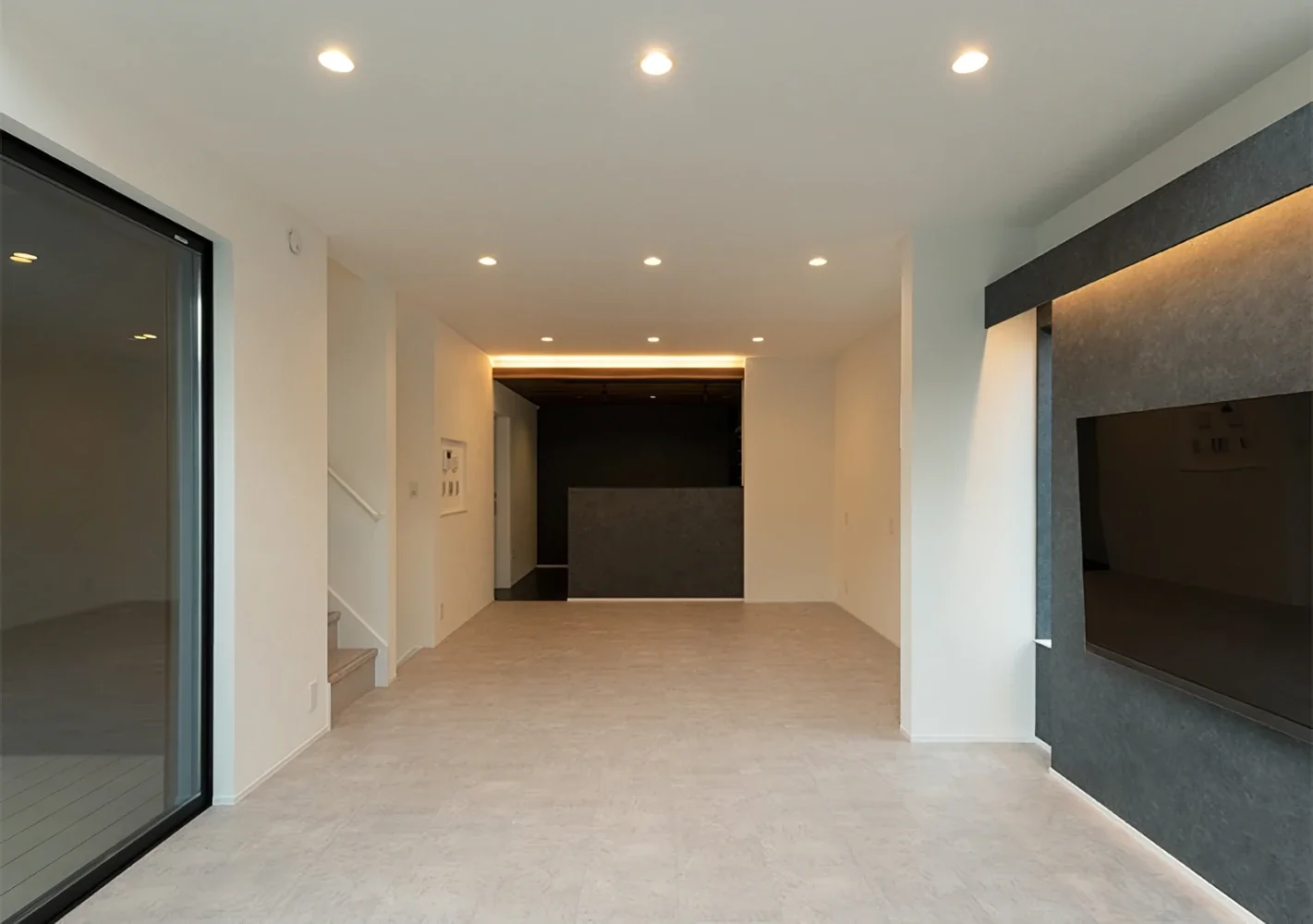 A House Opening Inward to Light and a Terrace