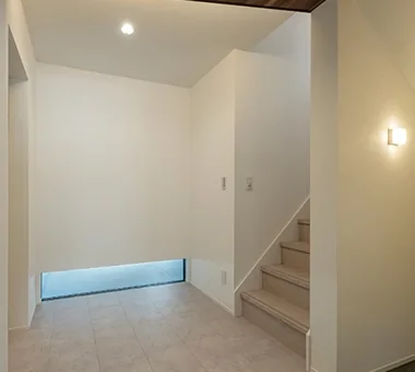 向內開展的光與露台之家｜城市住宅｜玄關｜客製化住宅