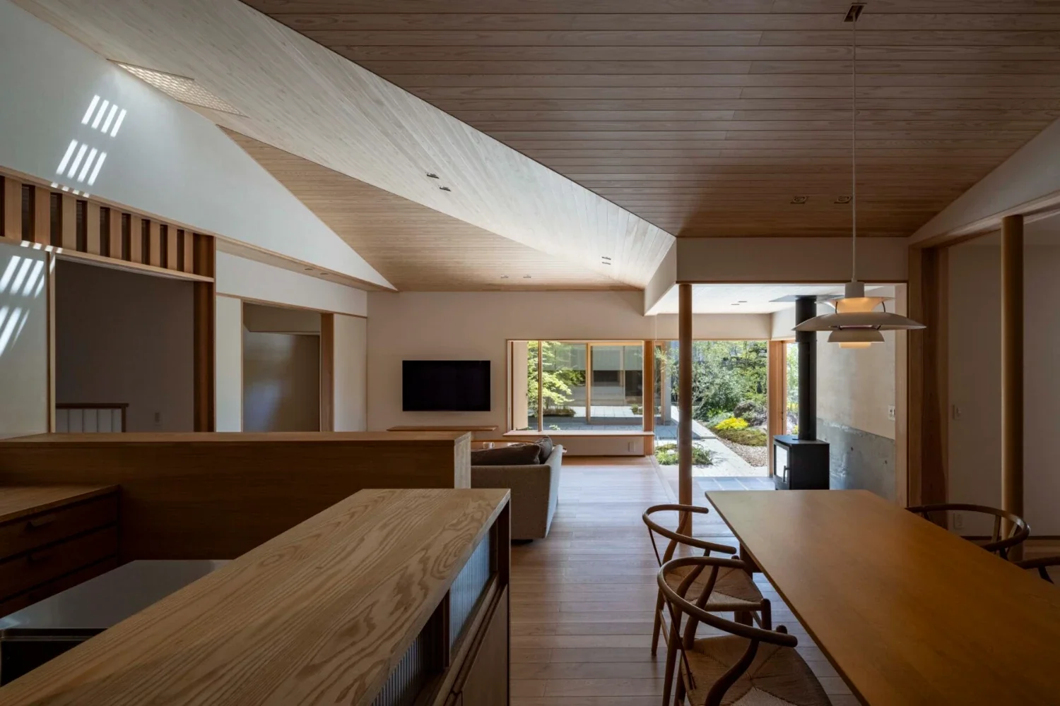 Architect:Tokuhiro Norimatsu:2nd Floor, Okada Building, 2-25 Tsurumai Higashi-cho, Nara City, Nara Prefecture, Japan｜Custom-built house4