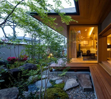 House in Higashi-Ikoma — Two-Family Residence with Three Gardens｜Homes with Gardens｜Custom-built house｜Garden