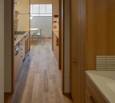 House of Linked Eaves — Built with Japanese Proportions and Materials｜Homes Featuring Courtyards｜Custom-built house｜Kitchen